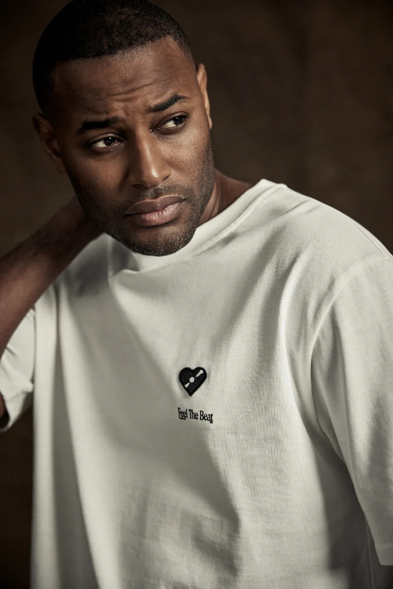 AVENY Berkeley Tee Feel The Beat Patch - Almost White - Image 3