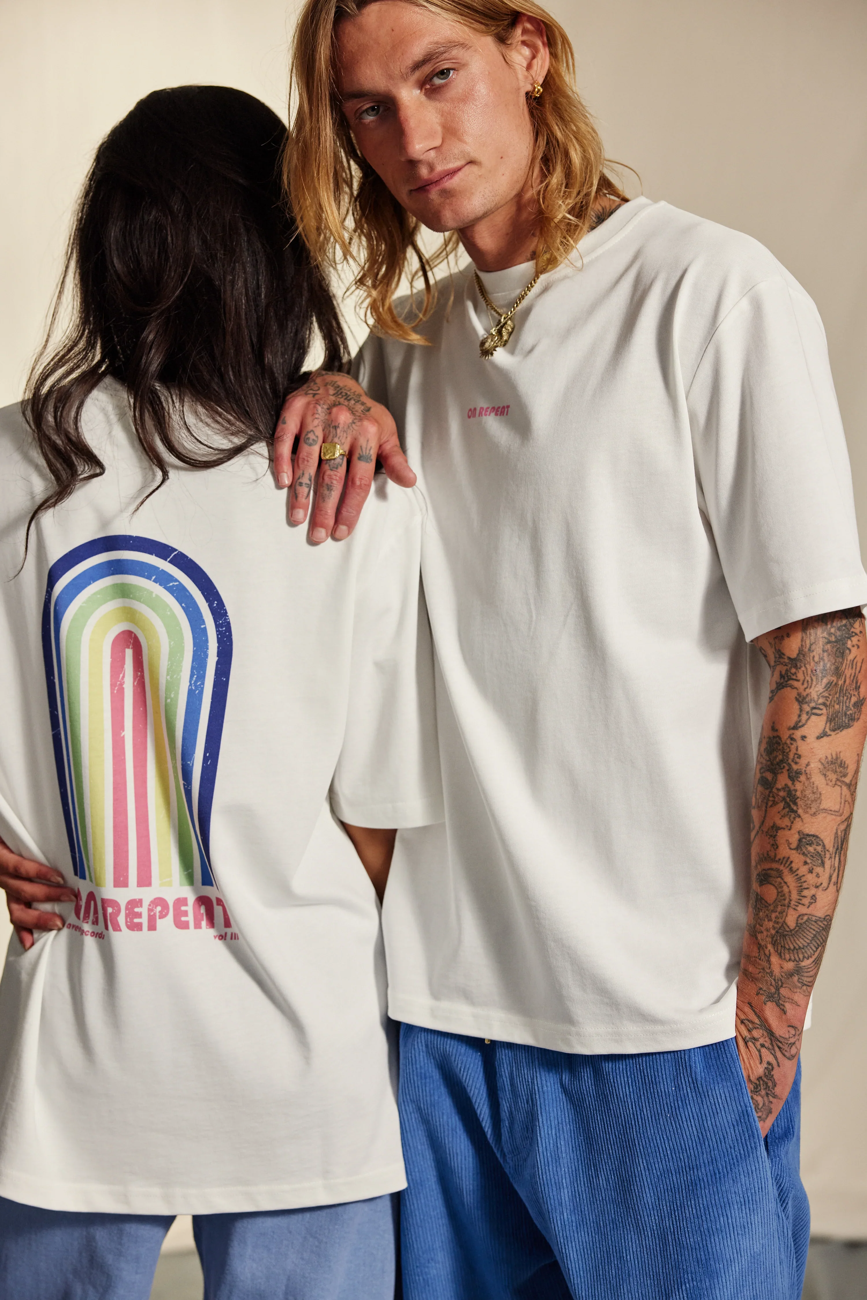 AVENY Berkeley tee On repeat Front and back - Almost white - Image 3