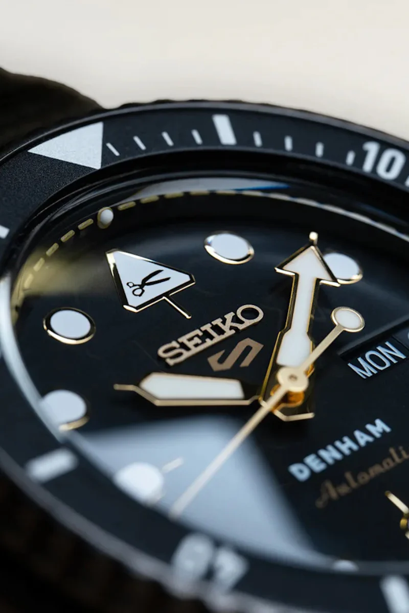Denham x Seiko 5 The Field Watch - military green - Image 4