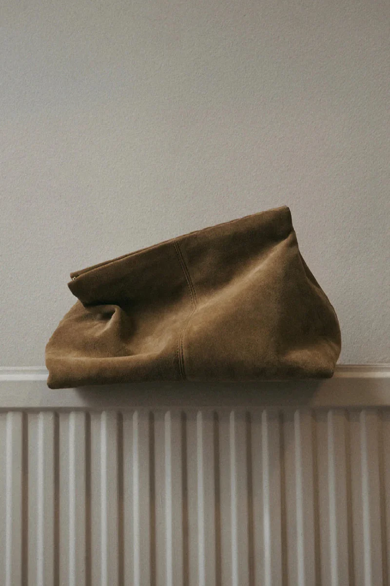 Flattered Clay Clutch - suede sand - Image 6