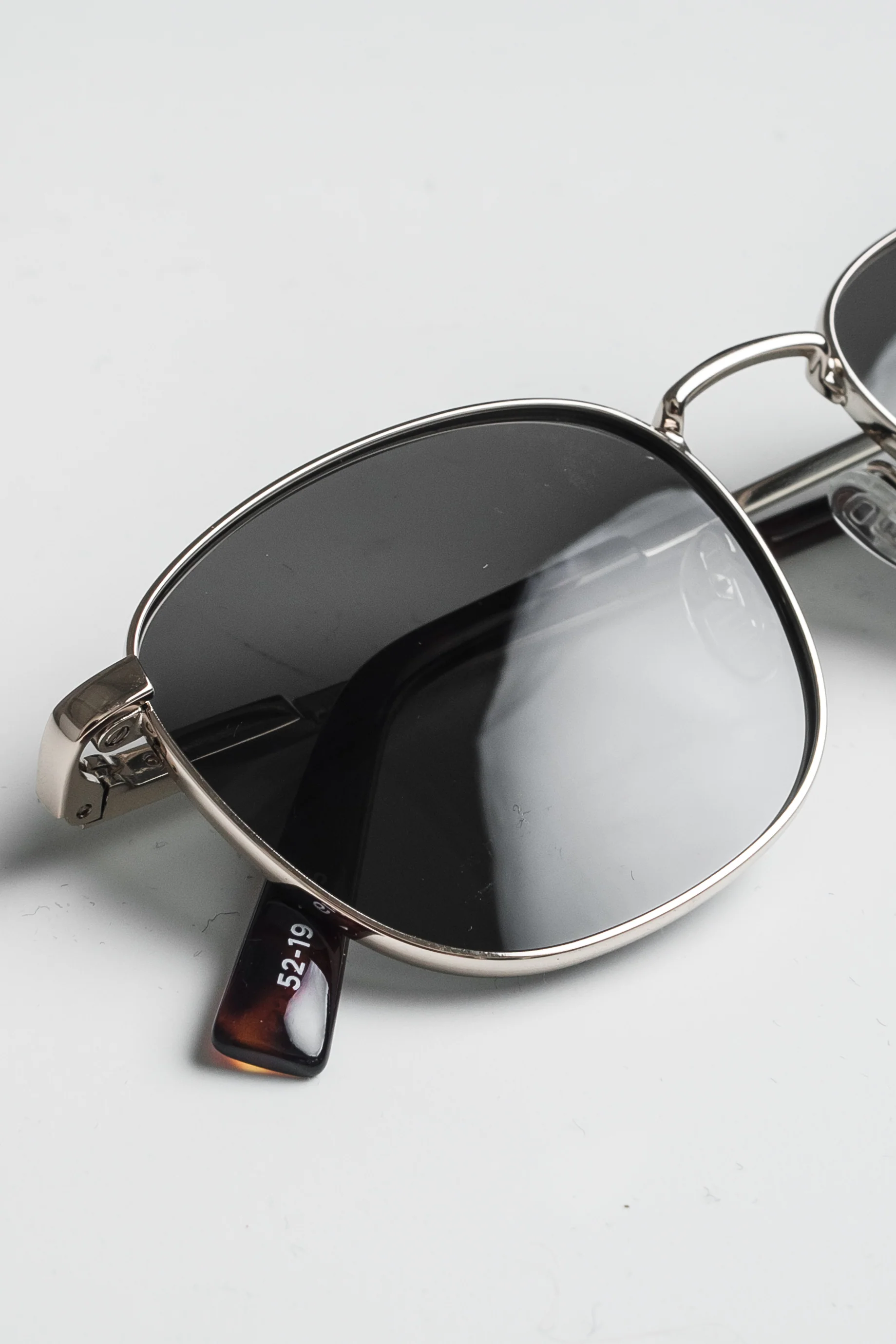 Le Specs Neptune Deux Gold - Khaki polarisoidut aurinkolasit - Image 3