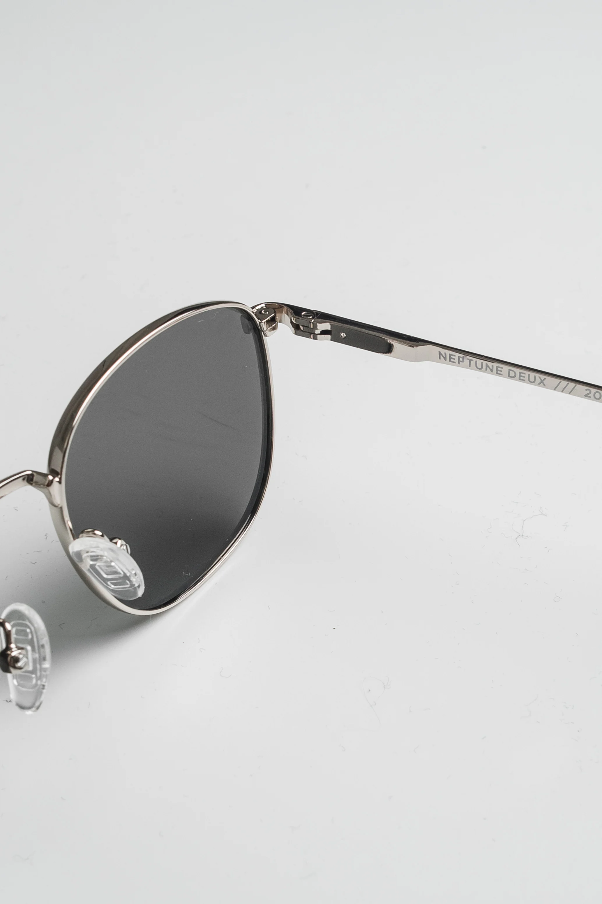 Le Specs Neptune Deux Gold - Khaki polarisoidut aurinkolasit - Image 8