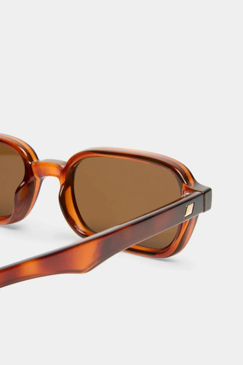 Le Specs Pilferer - toffee tortoise - Image 5