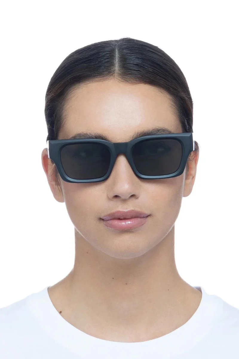 Le Specs Shmood polarized aurinkolasit - matte black - Image 4