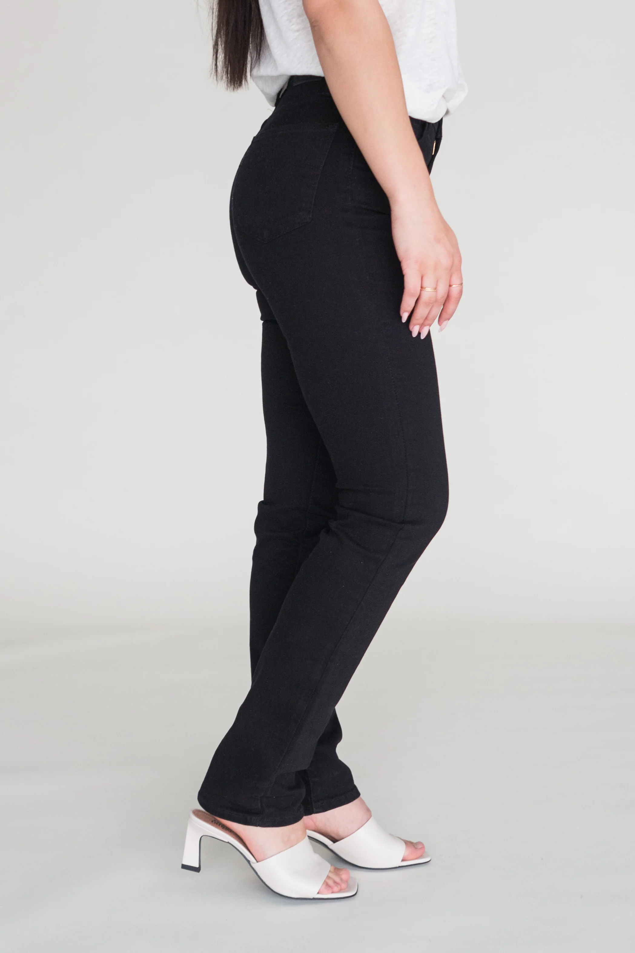 Levi's 724 High Rise Straight - Night Is Black - Image 4