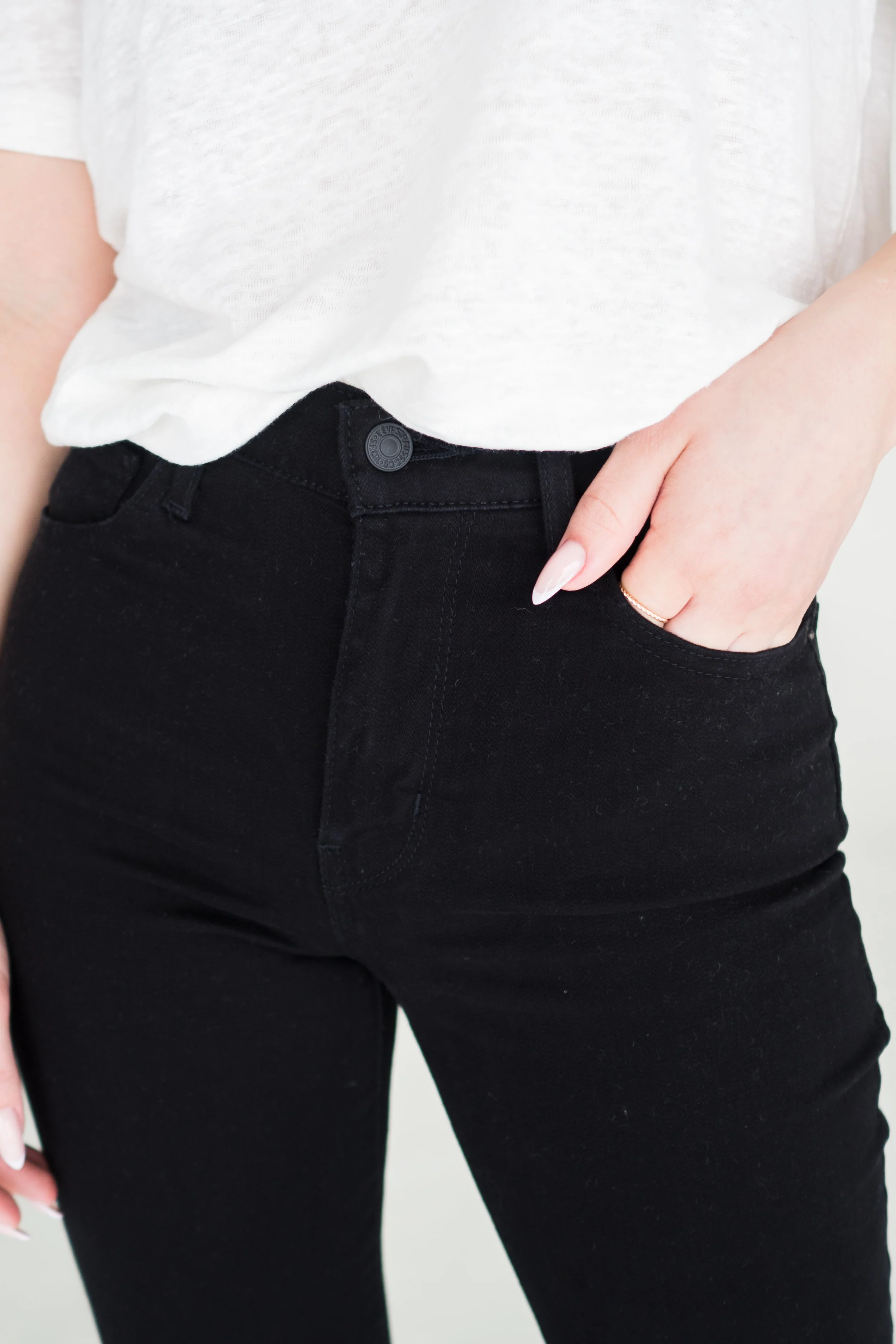 Levi's 724 High Rise Straight - Night Is Black - Image 6