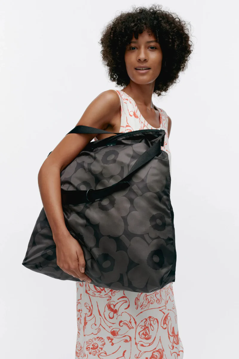 Marimekko Neat Crossbody Unikko L laukku - musta