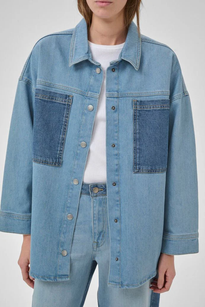 My Essential Wardrobe MWMazie 139 Boxy Mix shirt - light blue / blue wash - Image 3