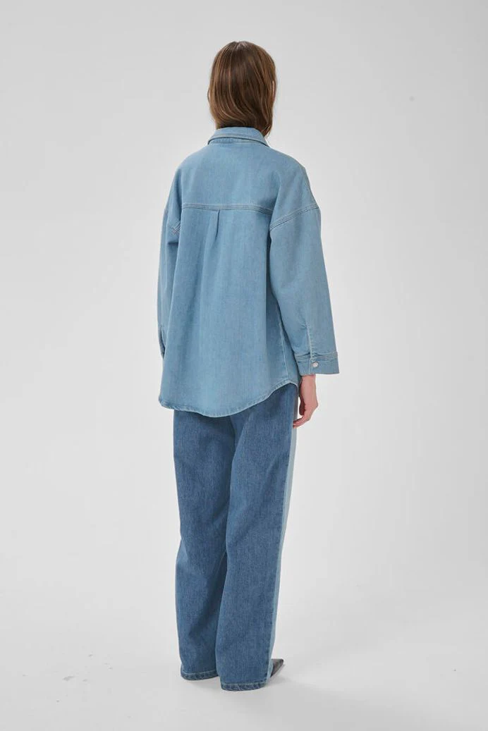 My Essential Wardrobe MWMazie 139 Boxy Mix shirt - light blue / blue wash - Image 4