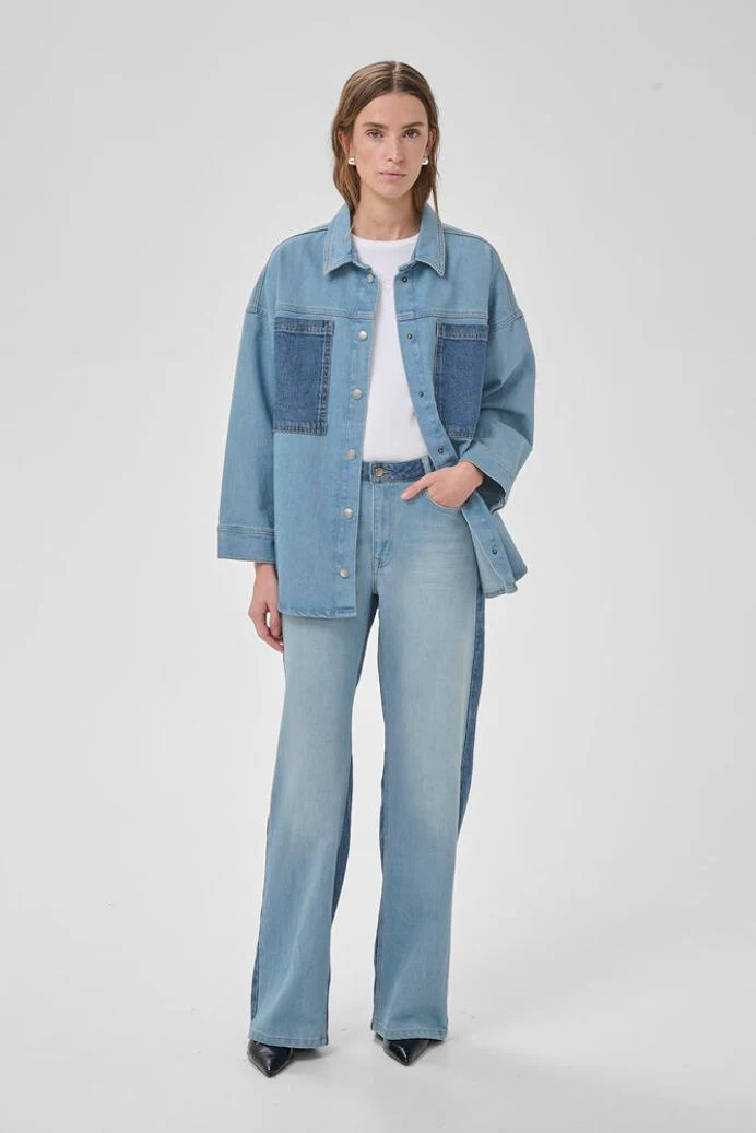My Essential Wardrobe MWMazie 139 Boxy Mix shirt - light blue / blue wash - Image 5
