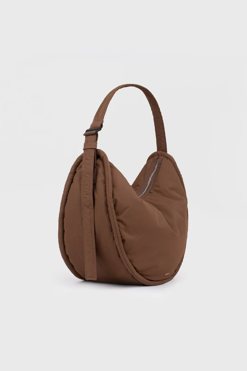 Sandqvist Curve Crossbody Round L - Dark taupe - Image 2