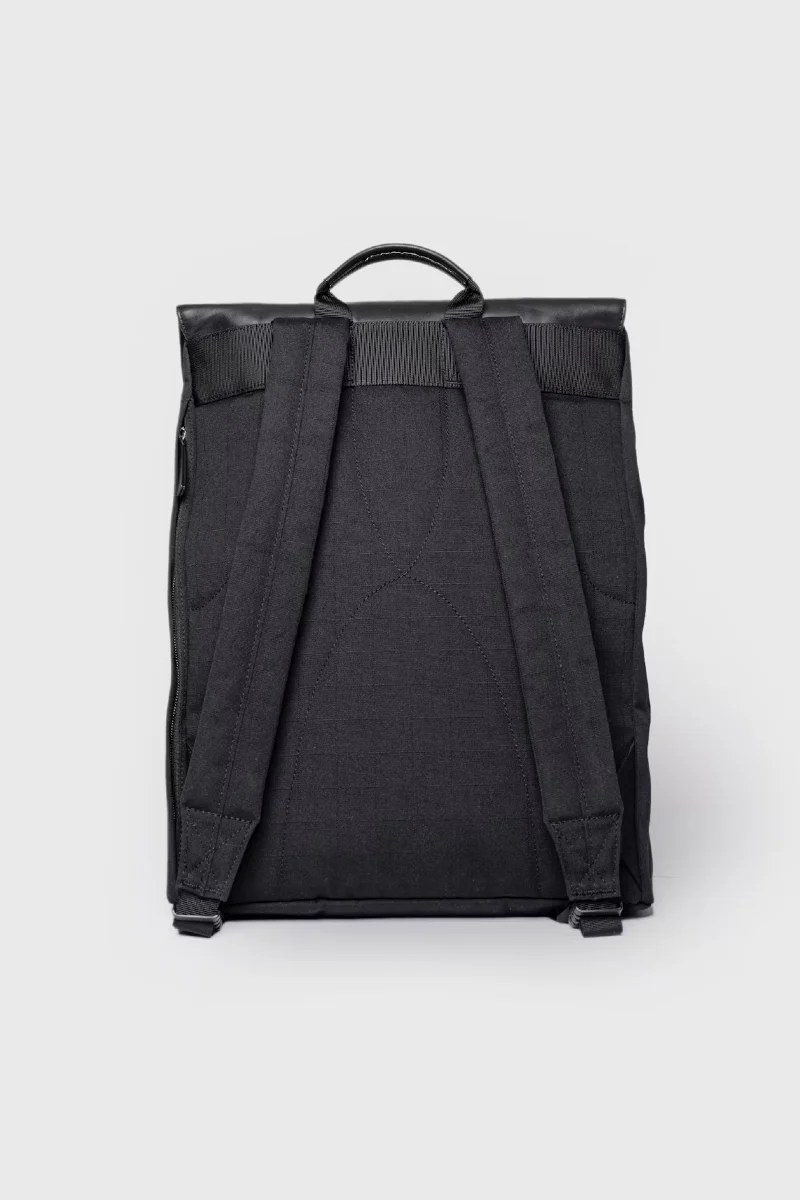 Sandqvist Everyday Lid Backpack L - black with black leather - Image 3