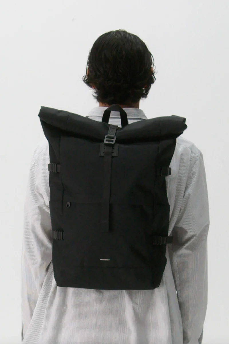 Sandqvist Icon Rolltop Backpack L - black with black leather