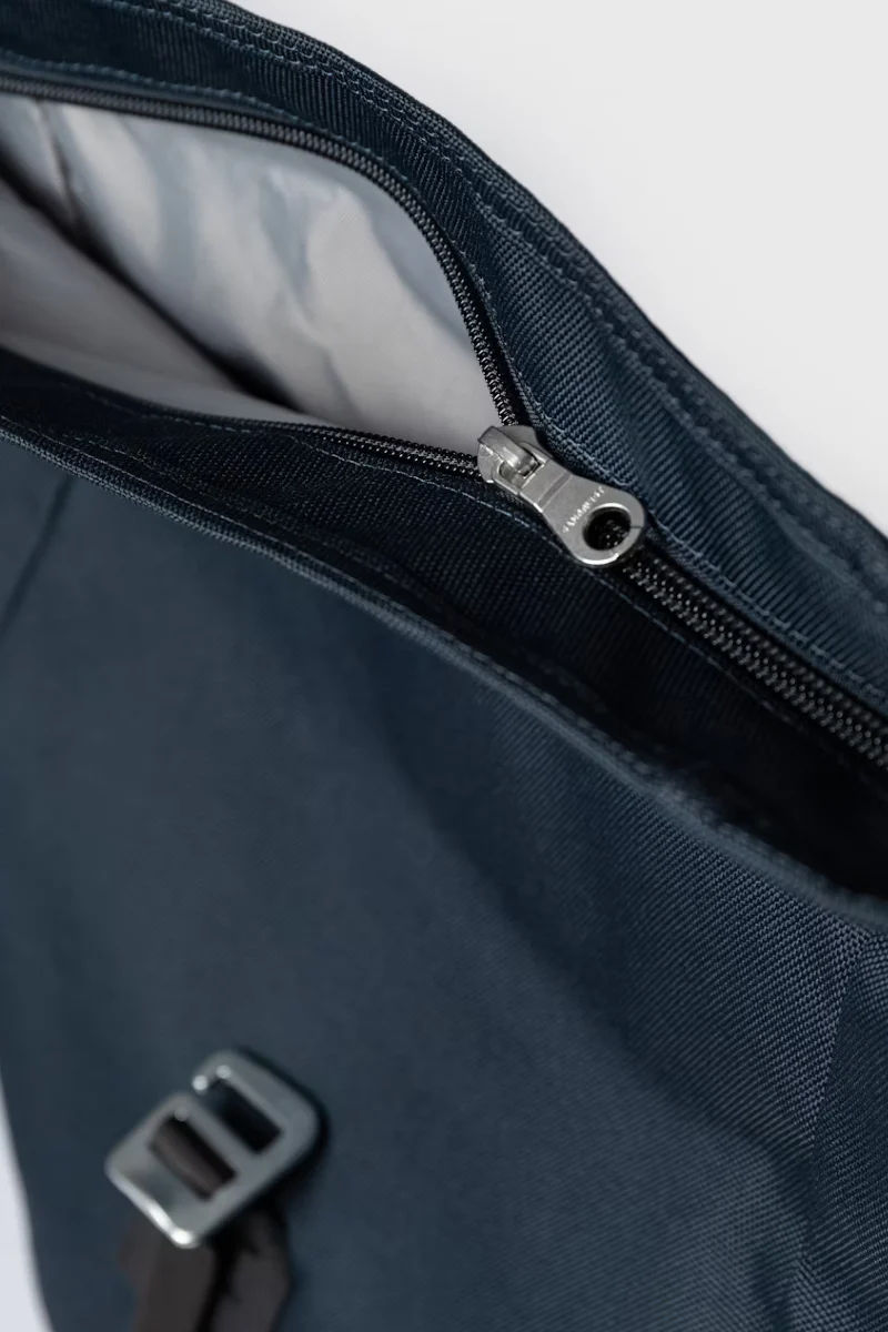 Sandqvist Icon Rolltop Backpack M - navy with black leather - Image 9