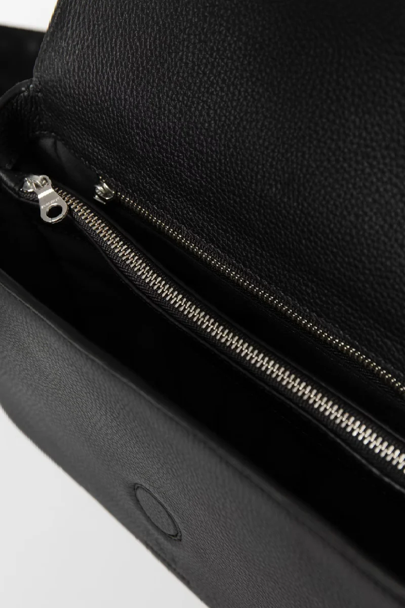 Sandqvist Agile Leather Plain Crossbody - black - Image 3
