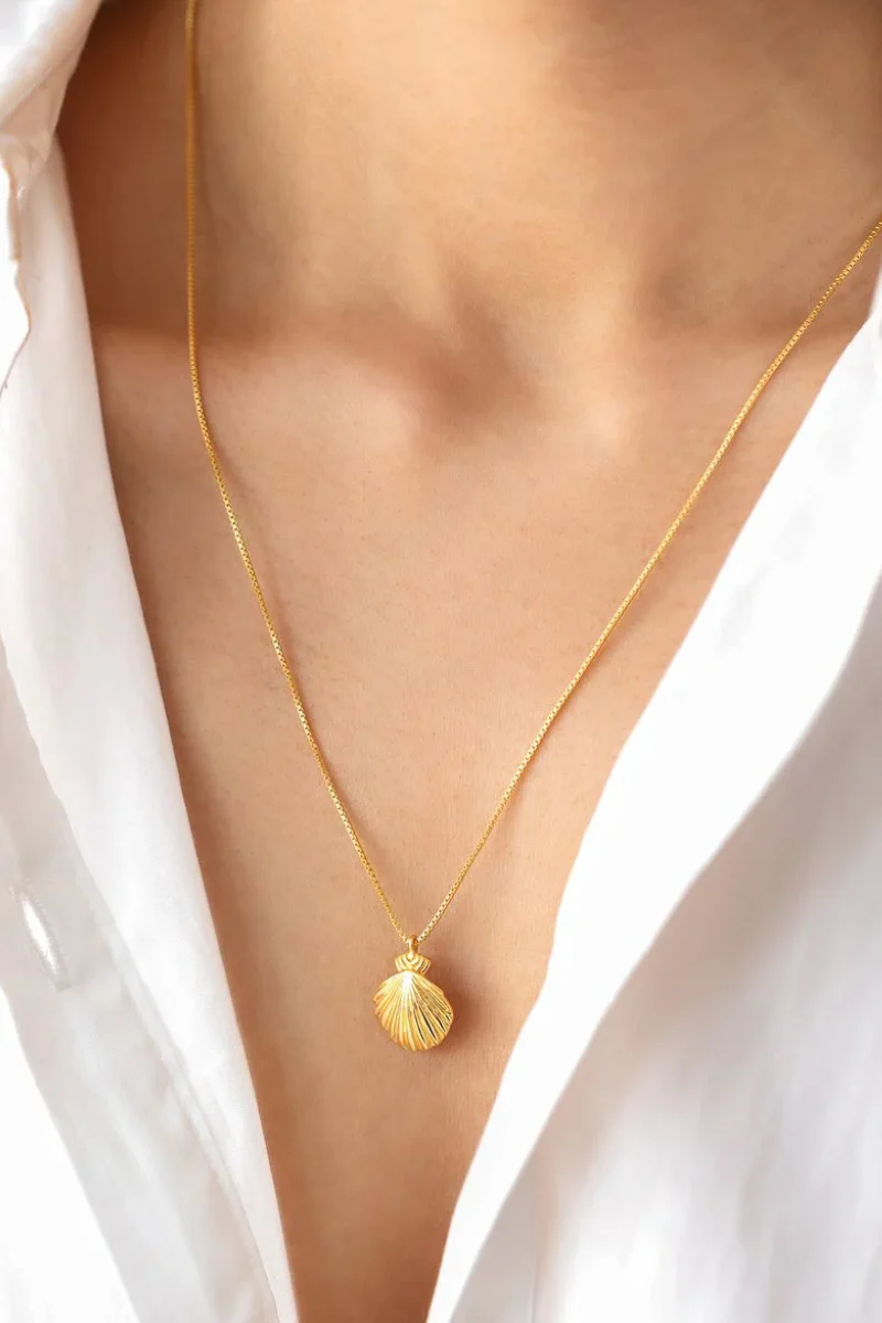 Syster P Beaches Shell Necklace - gold